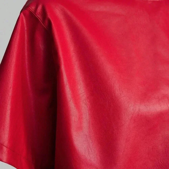 Red Casual Women's Cropped Crew Neck Top - Picture 7 of 7